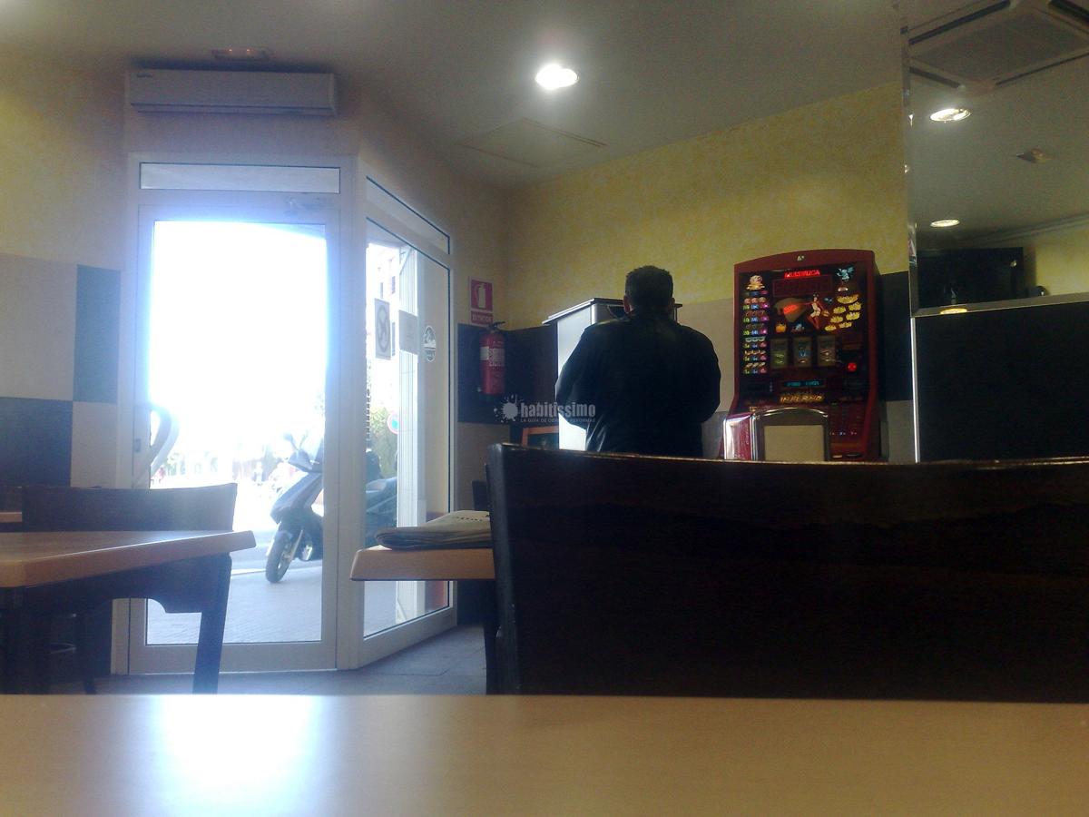 Local comercial cafetería y churrería de Cornellà