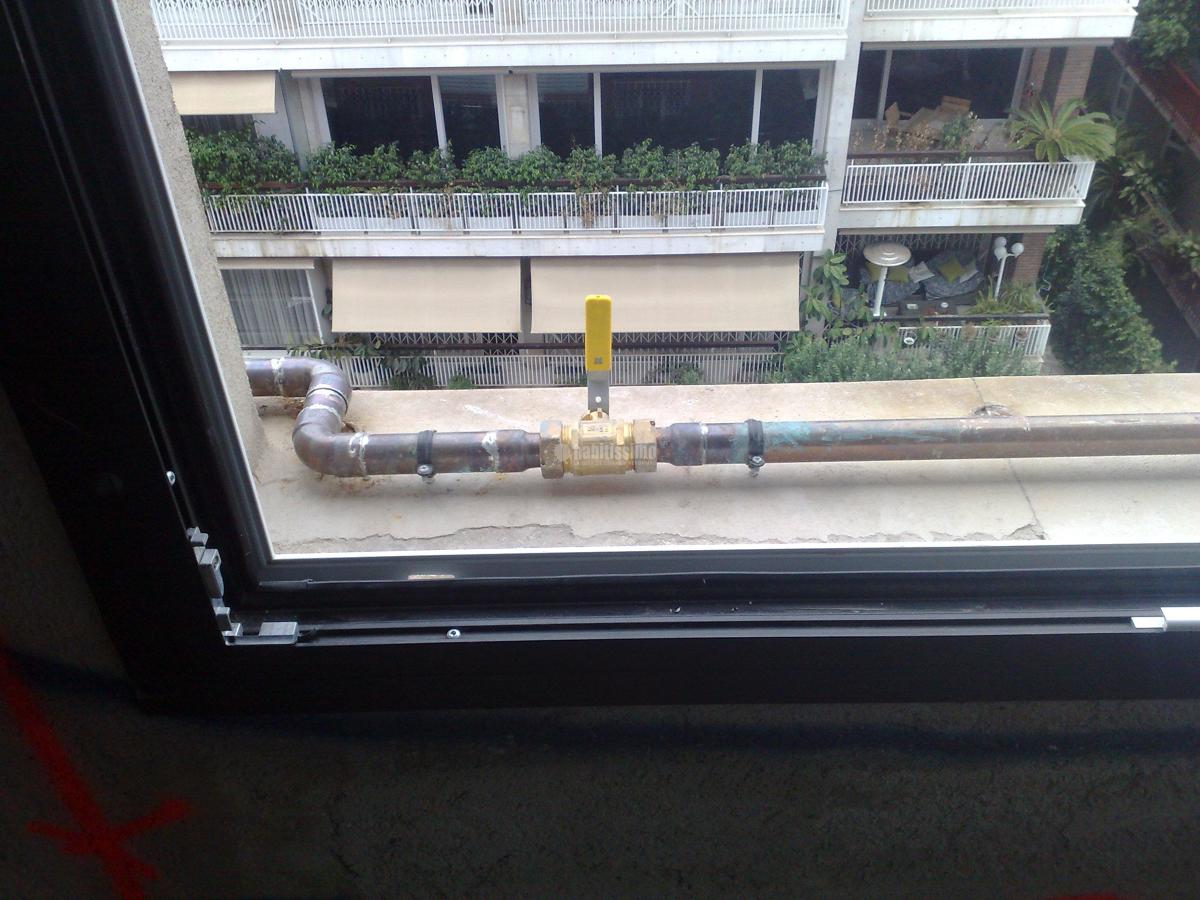 Instalacion de gas en un piso de la calle Modolell, Barcelona 