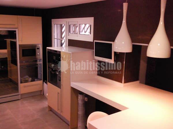 Montaje de nueva cocina y electrodomésticos