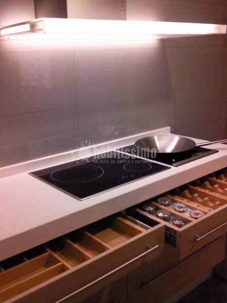 Montaje de nueva cocina y electrodomésticos