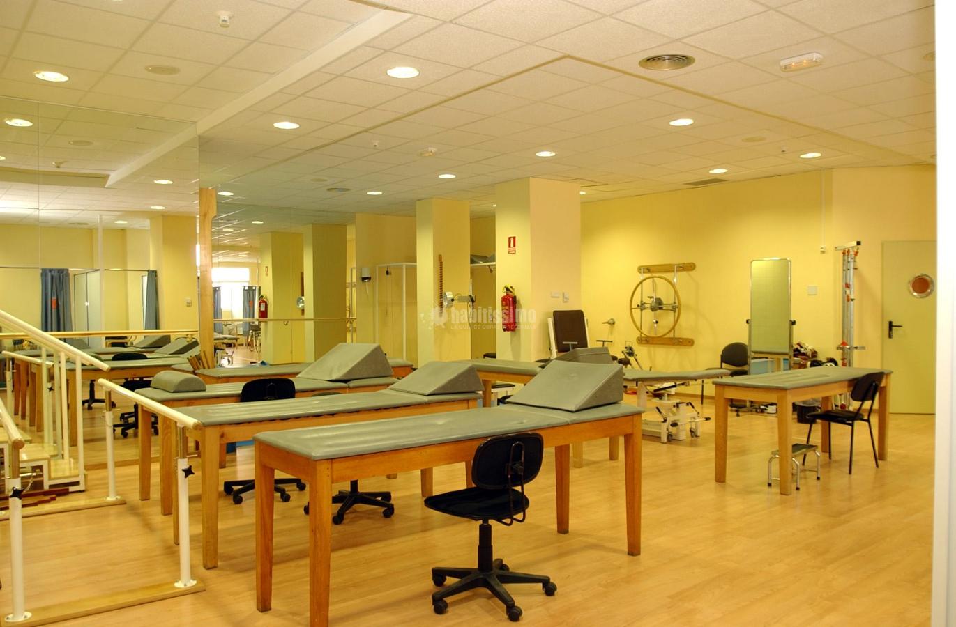 Gimnasios y Clínicas.