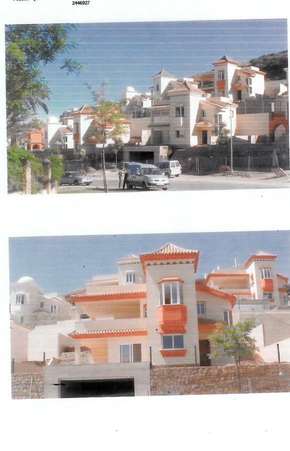 12 Chalets independientes en Benalmadena-costa en 2002