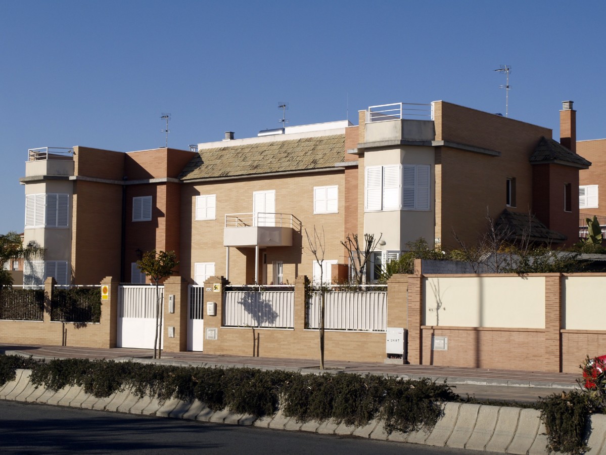 6 VIVIENDAS UNIFAMILIARES AGRUPADAS