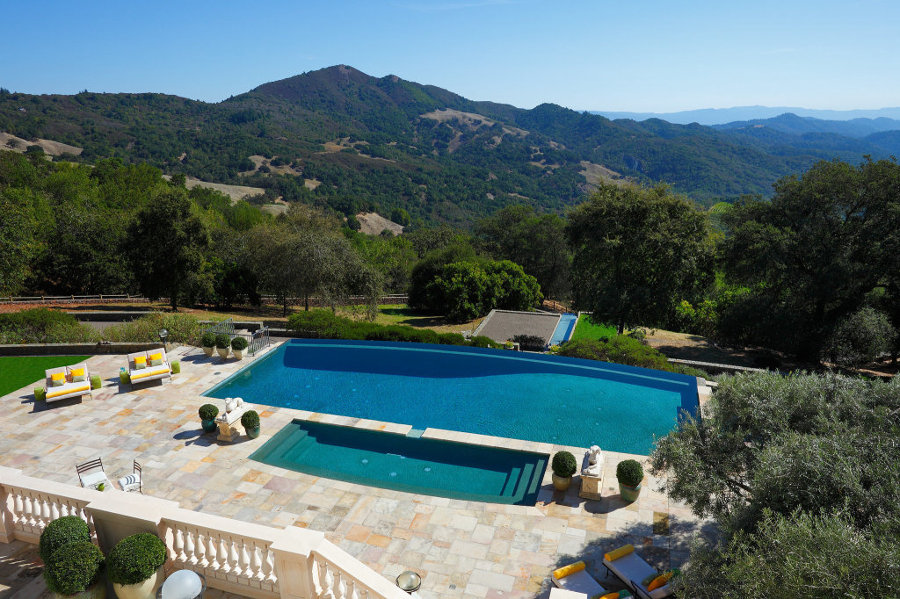 650-foot-infinity-edge-swimming-pool-looks-like-something-out-1024x682