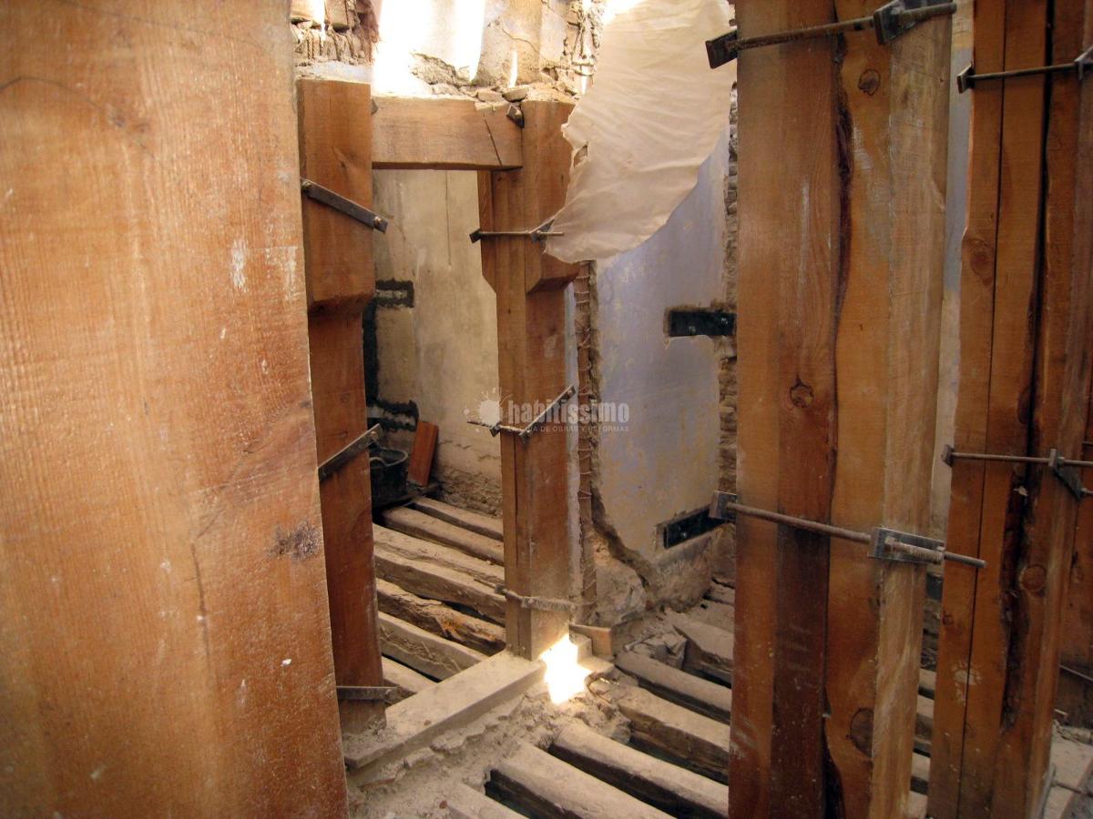 Refuerzo estructural en edificio en ruinas c/ Mayor
