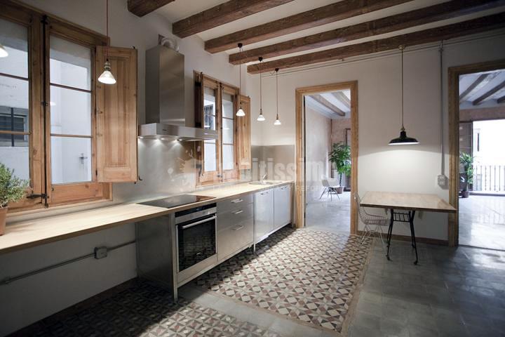 Rehabilitación Estructural E Interiorismo En La Rambla De Barcelona