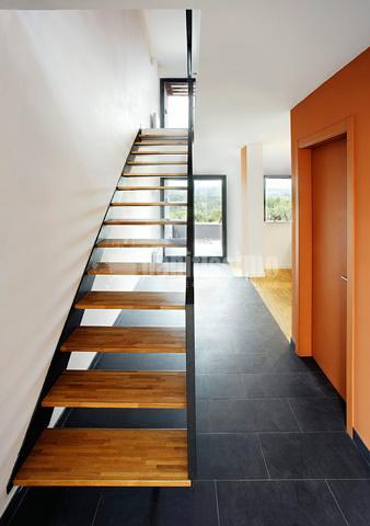 Vivienda unifamiliar de testero con acceso desde la carretera y vistas al pantano en els Guiamets