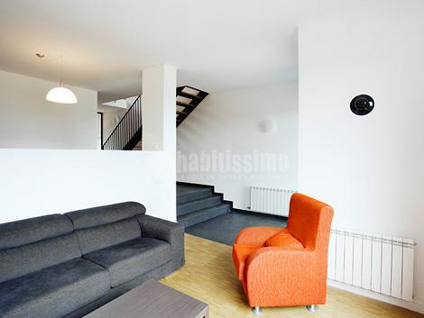 Vivienda unifamiliar de testero con acceso desde la carretera y vistas al pantano en els Guiamets