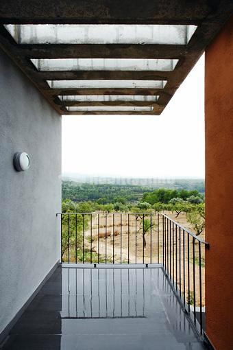 Vivienda unifamiliar de testero con acceso desde la carretera y vistas al pantano en els Guiamets