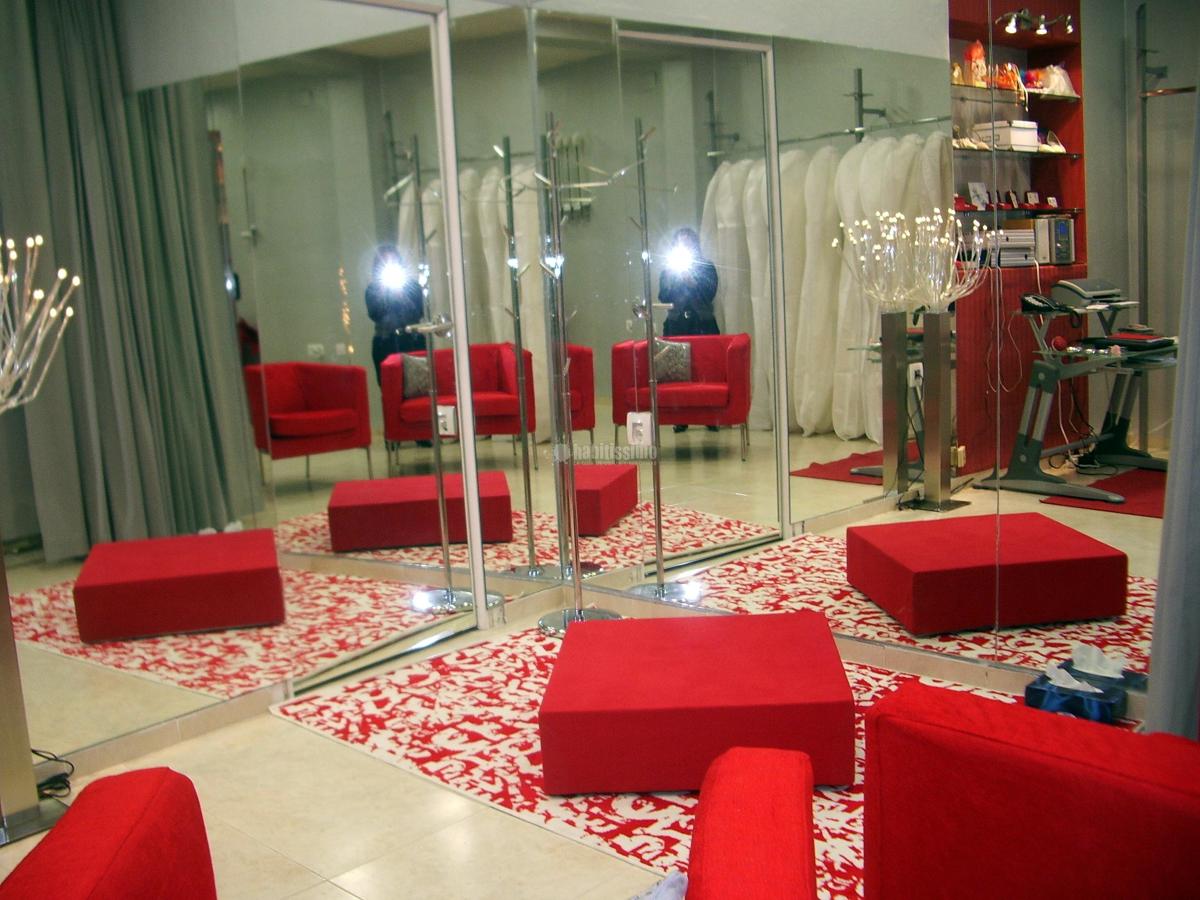 Adaptación local para tienda de trajes de novias y ceremonia