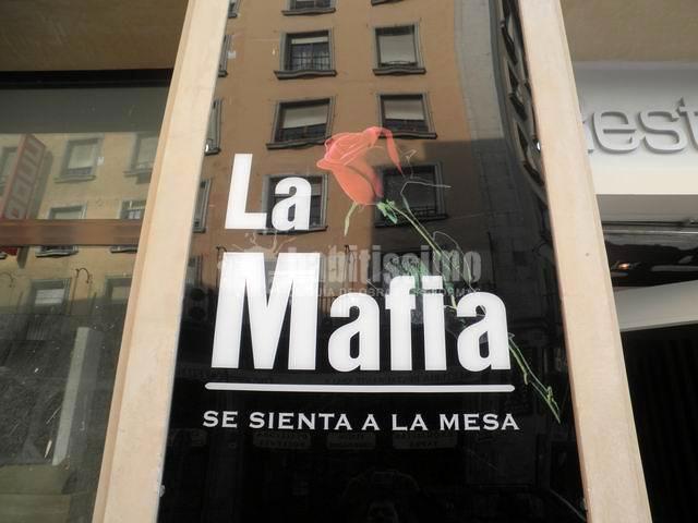 Reforma en el restaurante La Mafia Se Sienta A La Mesa