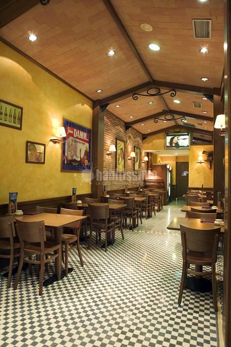 Rehabilitación integral de bar-restaurante Mesón Jamón