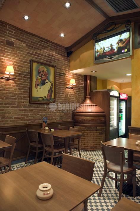 Rehabilitación integral de bar-restaurante Mesón Jamón