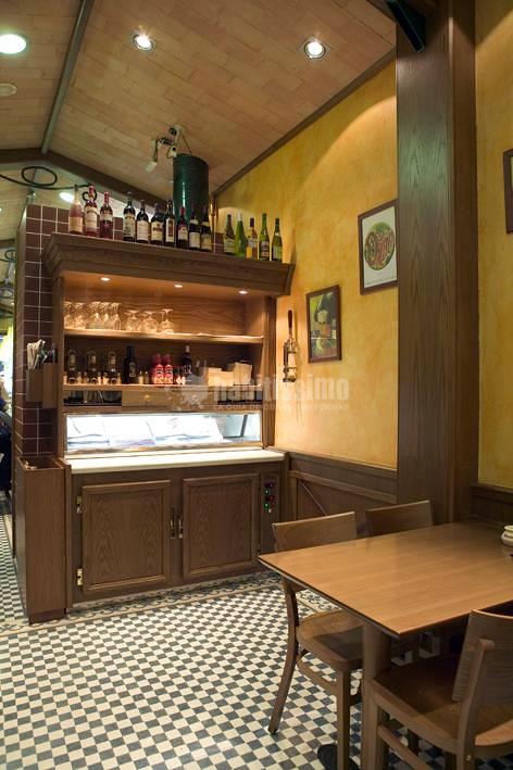 Rehabilitación integral de bar-restaurante Mesón Jamón