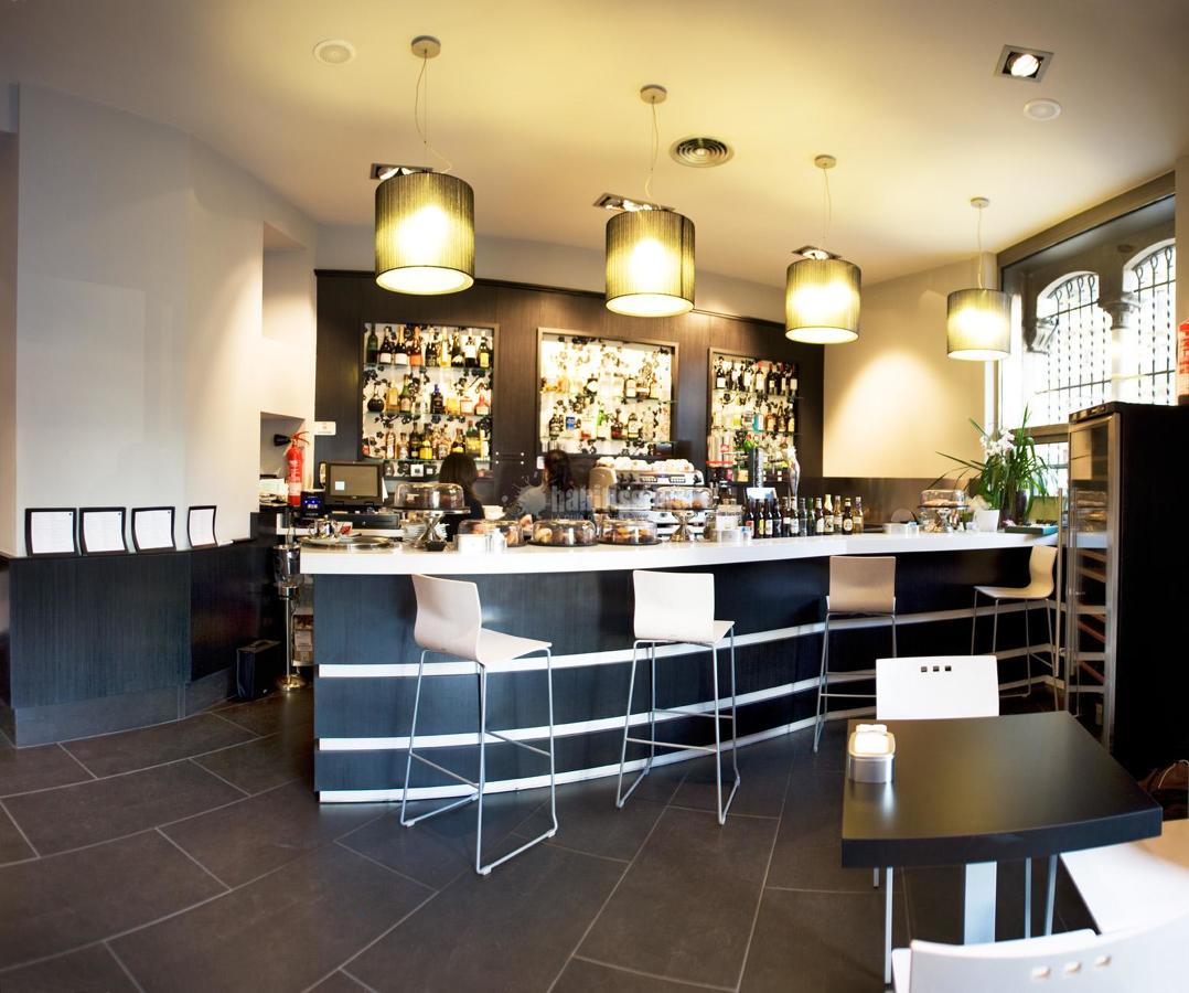 Rehabilitación integral de Bar-Cafetería “Marcela Botana”