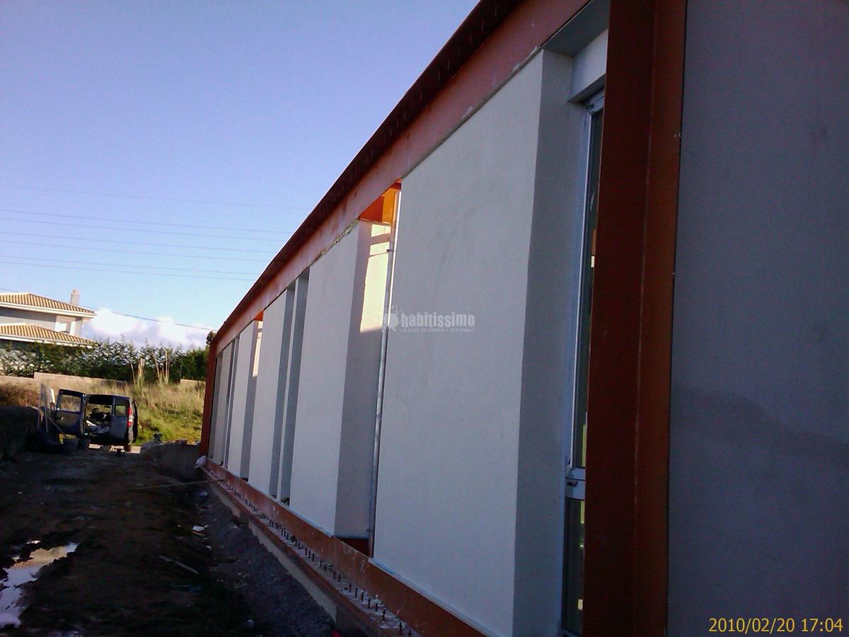 Aplicación de acabado en Acrilico STO