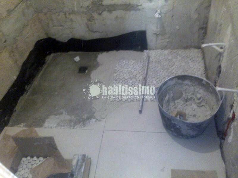 Reforma de baño pequeño con plato de ducha de obra