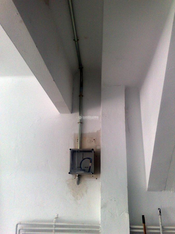 Instalacion electrica de un local industrial c/ Rossell L'H.
