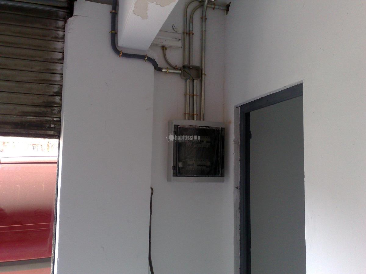Instalacion electrica de un local industrial c/ Rossell L'H.