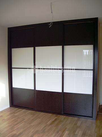 Frente e interior Weungue con cristal lacado