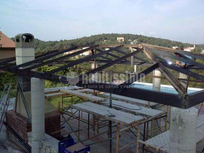 Construcción de Barbacoa con Techo de Obra