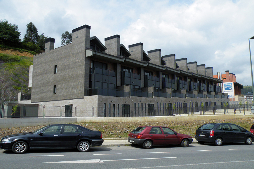 9 chalets adosados en Gaztelondo, Bilbao 01