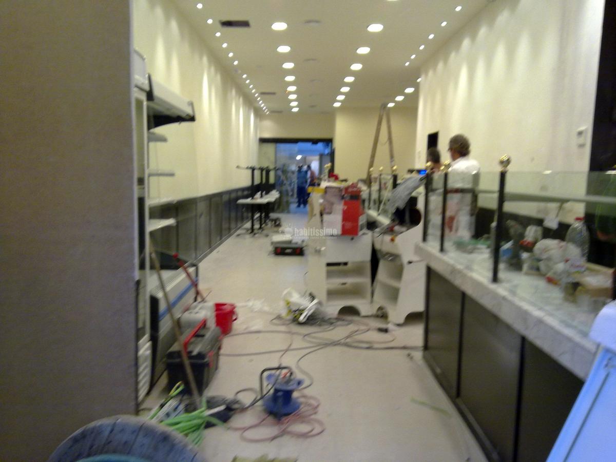 Reforma locales comerciales panaderías degustación Artesano Fabra i Puig 252  Barcelona