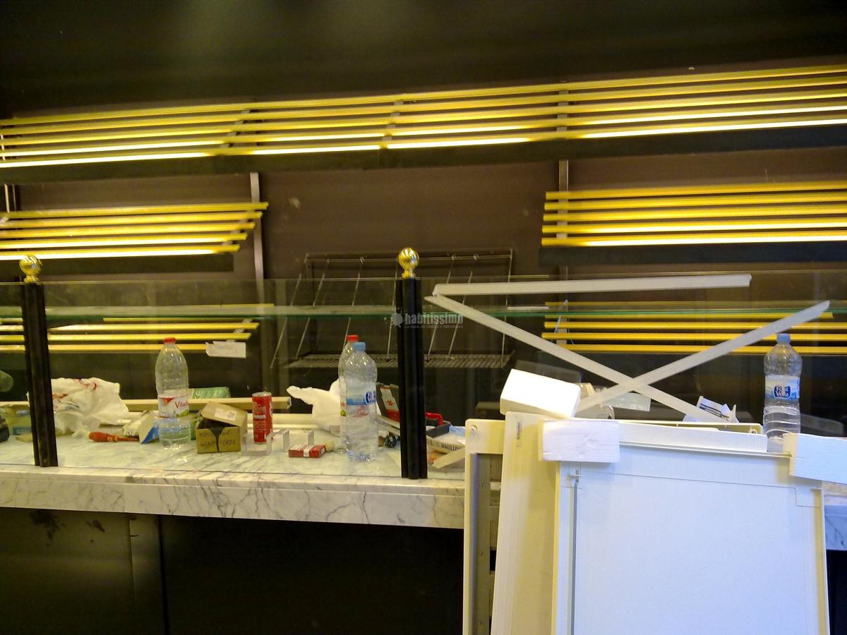 Reforma locales comerciales panaderías degustación Artesano Fabra i Puig 252  Barcelona