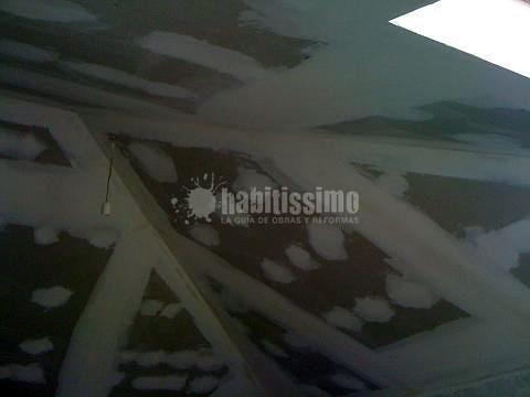 Falso techo Pladur cuatro aguas y velux