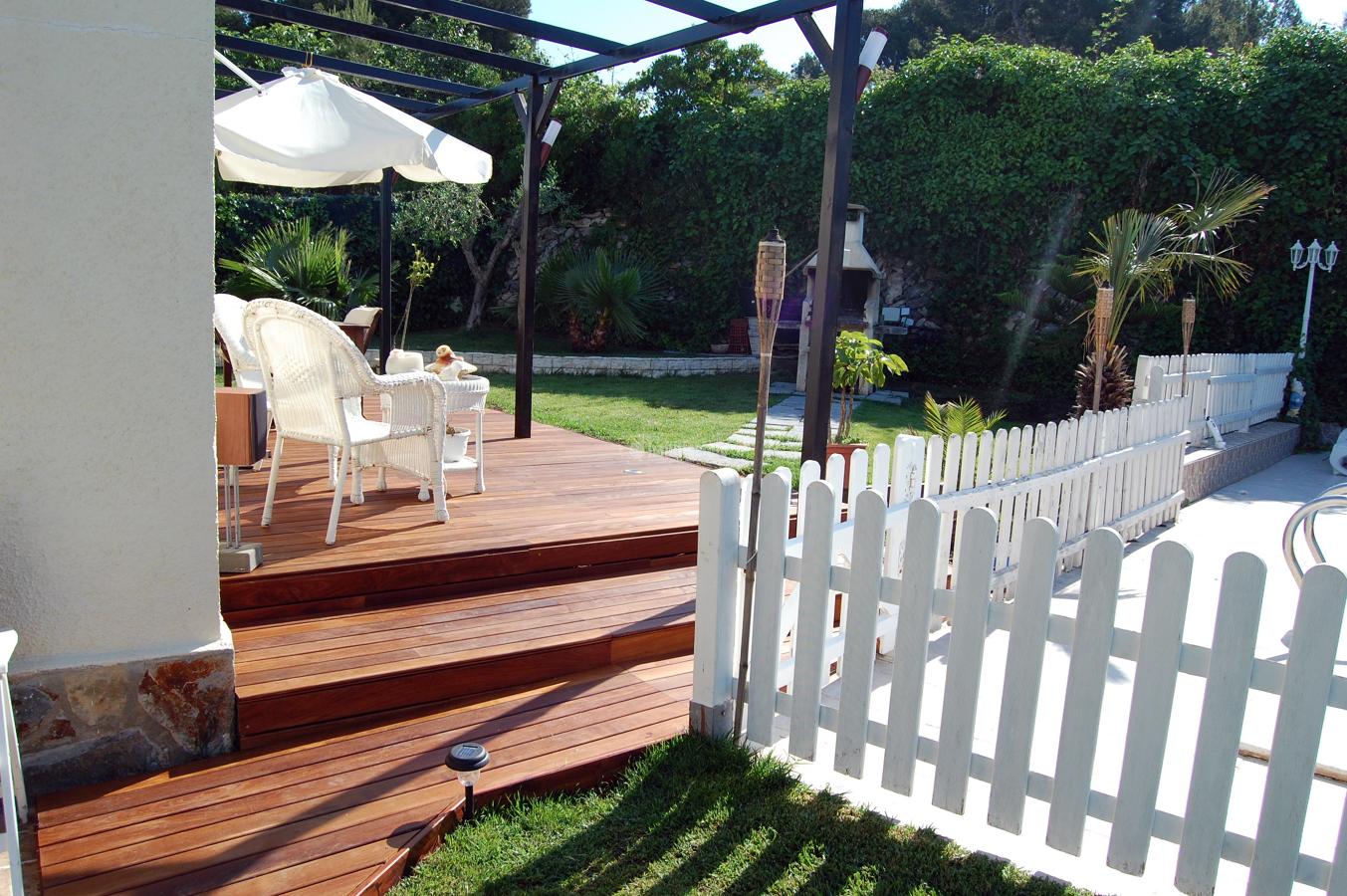 Tarima Tropical en Jardin