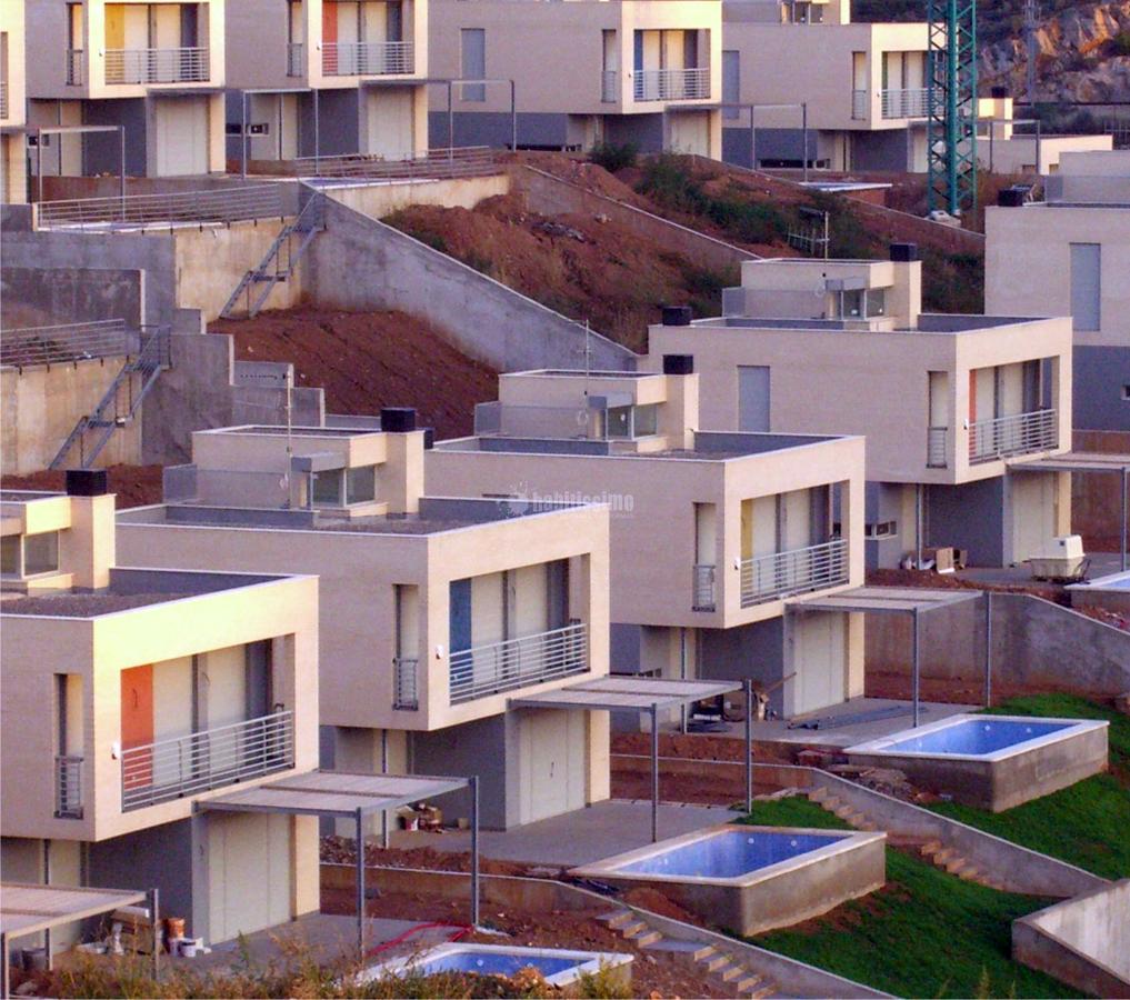 27 villas individuales