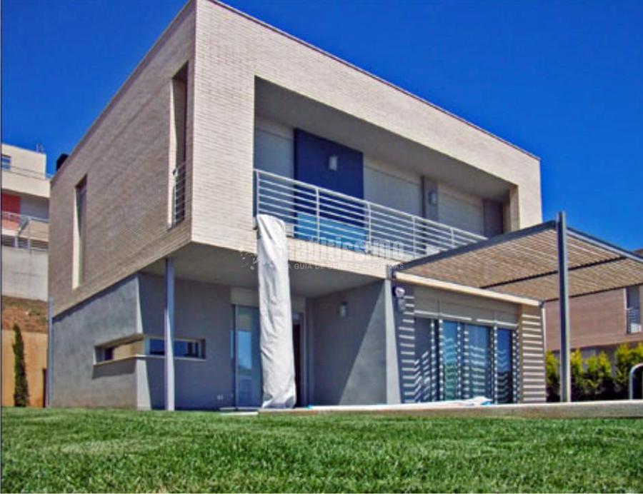 27 villas individuales