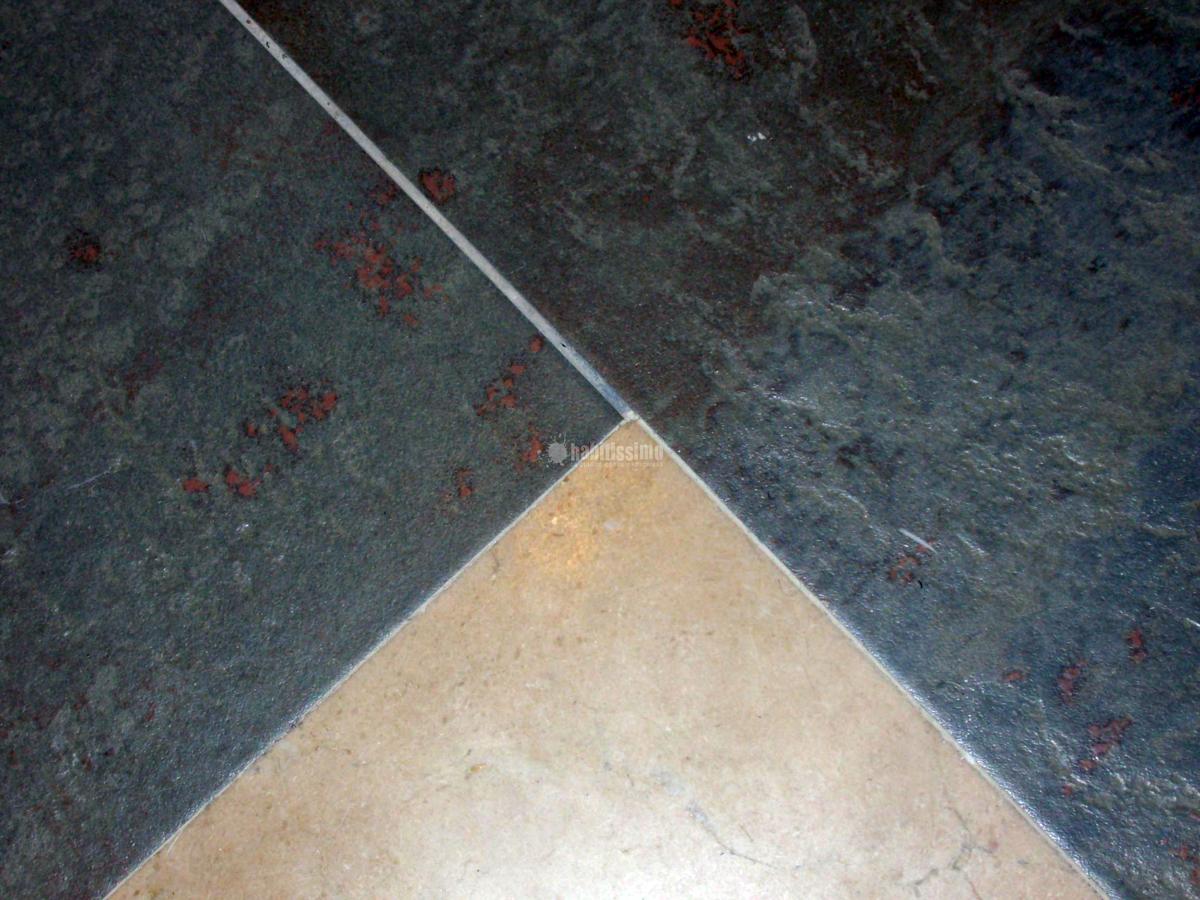 Edificio de locales de uso administrativo