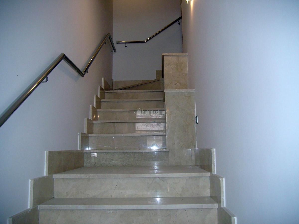 Edificio de locales de uso administrativo