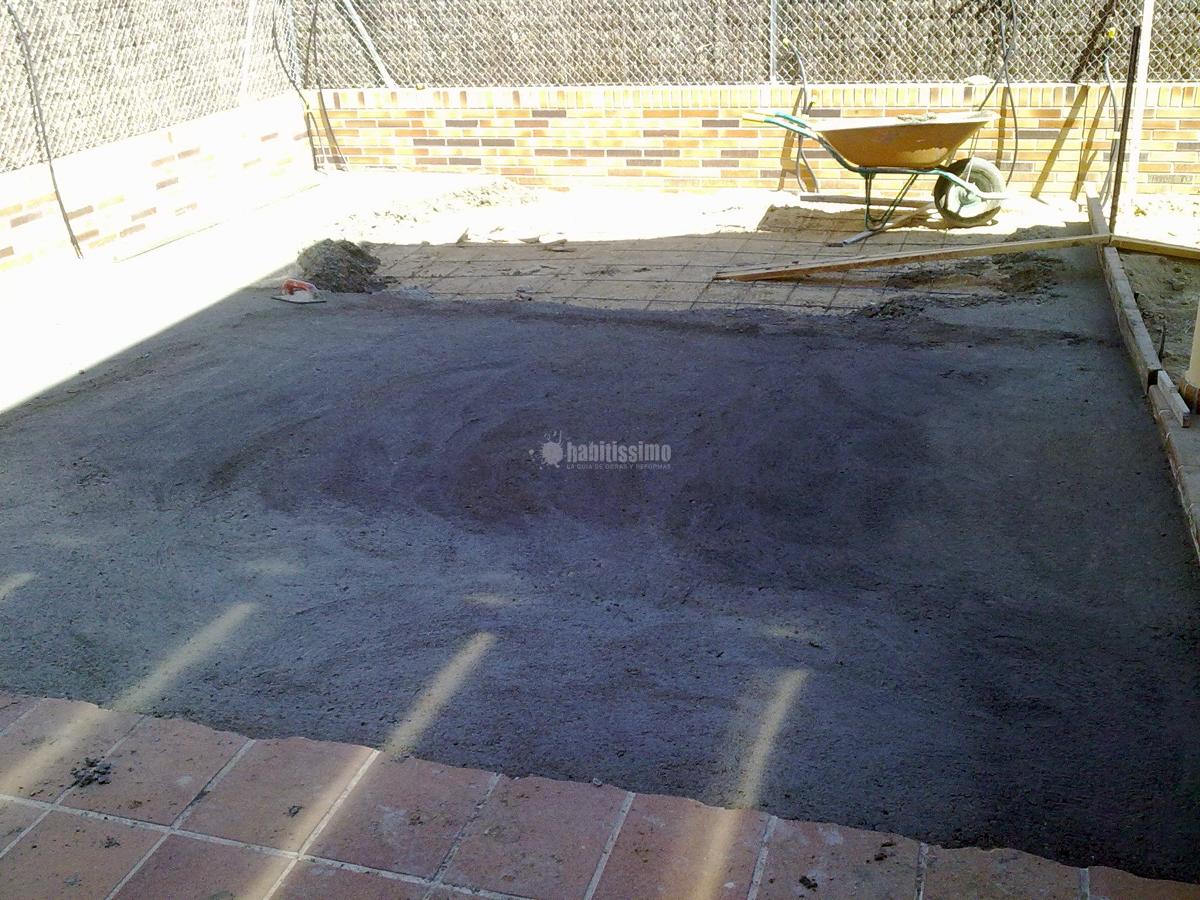 Solado Patio Interior y Realización De Jardineras