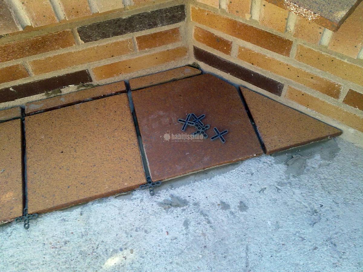 Solado Patio Interior y Realización De Jardineras