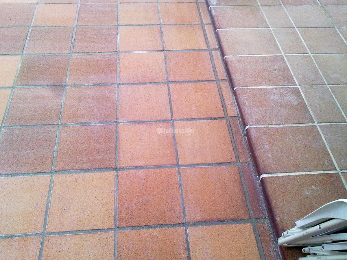 Solado Patio Interior y Realización De Jardineras