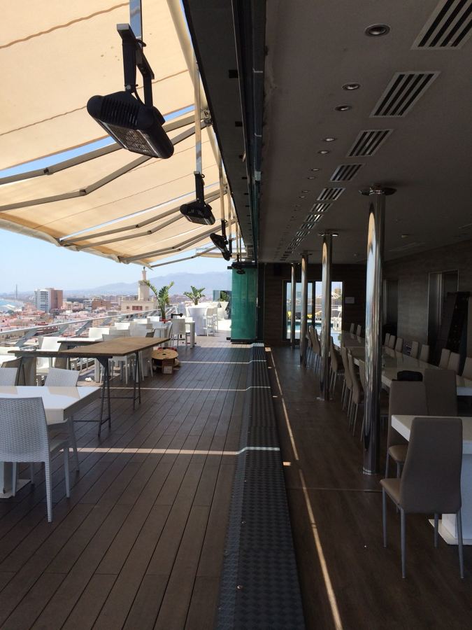 abierto desde otro ángulo