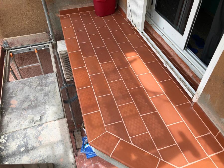 Acabado de balcones con baldosa tradicional