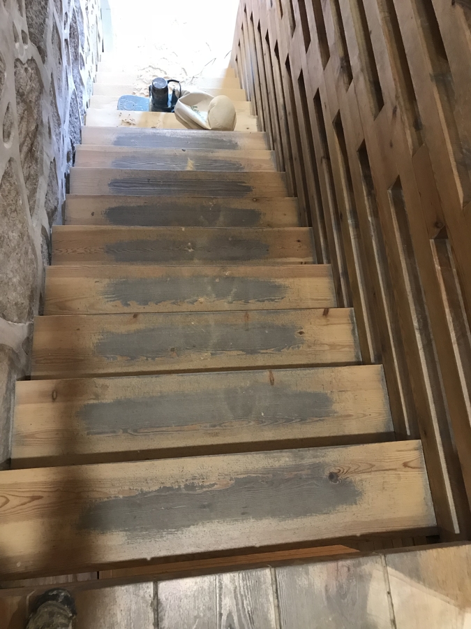Acabado de Escalera con Barniz al Agua