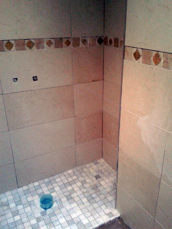 ACABADO DE PLATO DE DUCHA DE OBRA