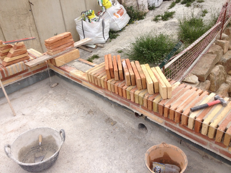 Acabados fachada con cubierta de obra vista en sardinel