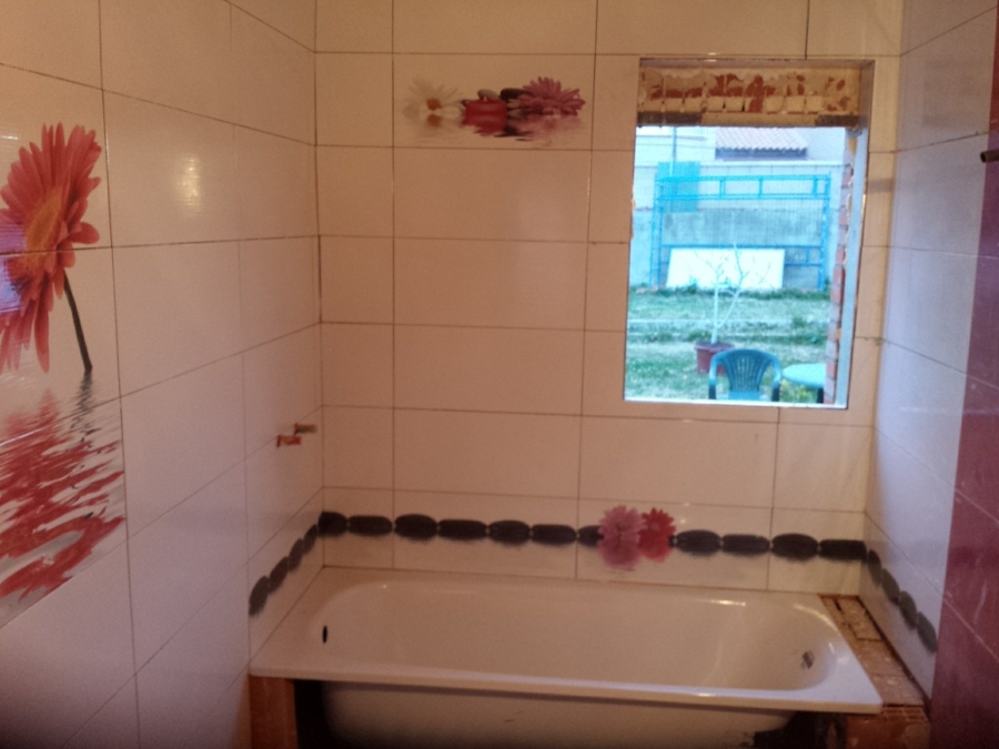 acabando de alicatar el baño