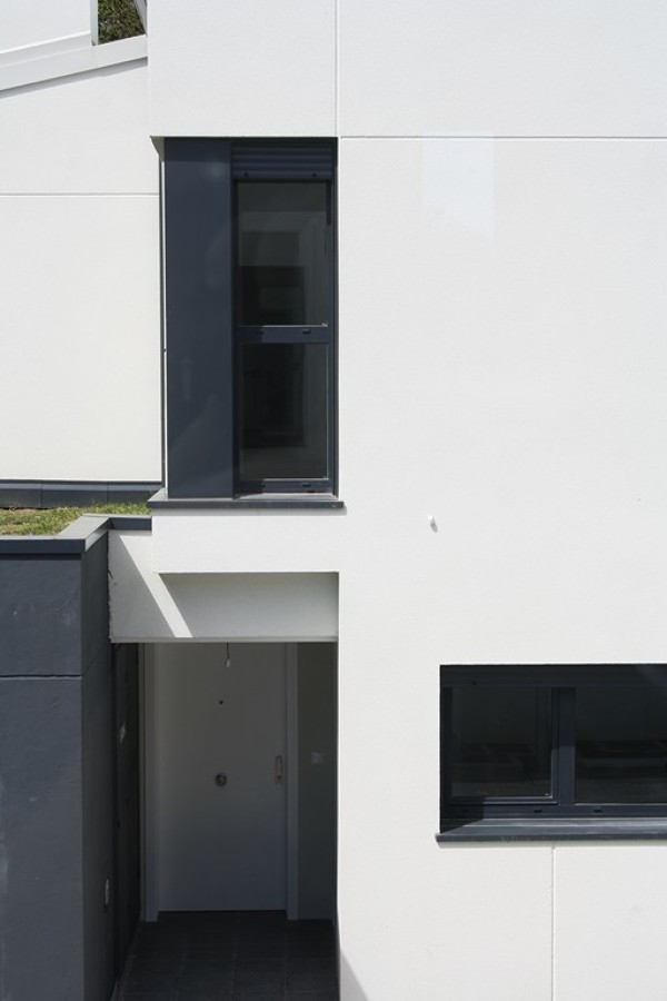 Acceso a la vivienda cubierto