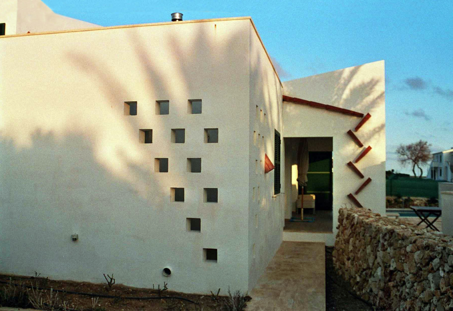 ACCESO A PORCHE PRINCIPAL