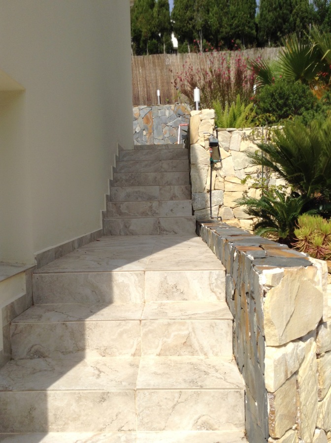 Acceso a terraza y piscina