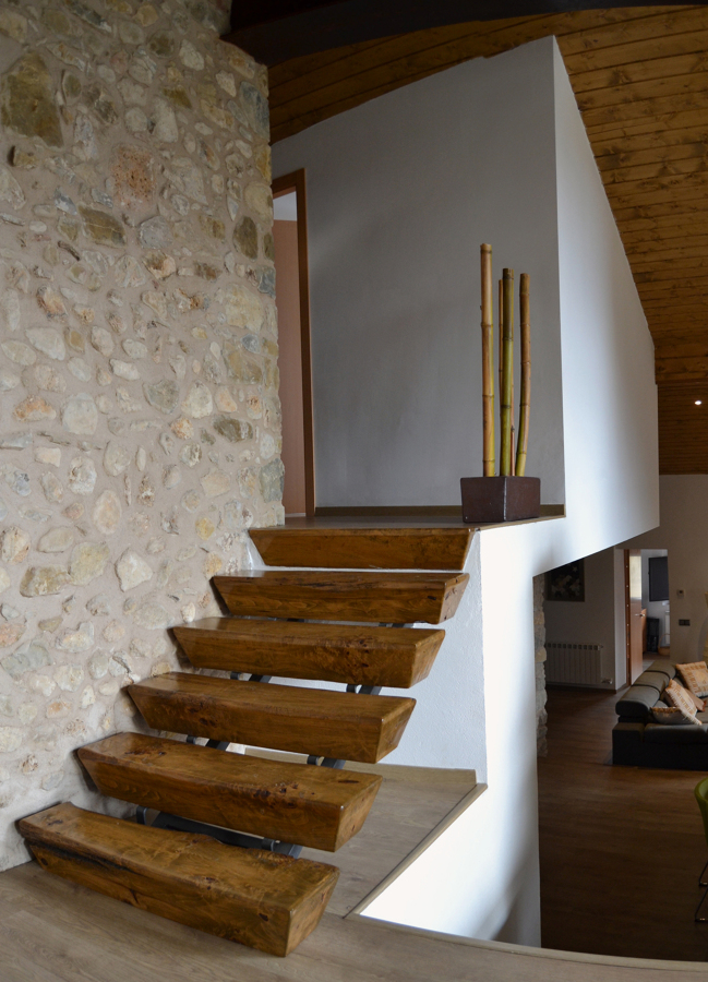 Acceso al altillo de habitaciones