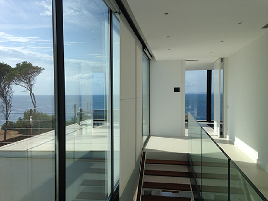 Acceso Primera Planta