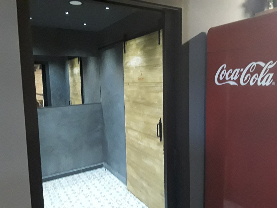 Acceso vestíbulo baños