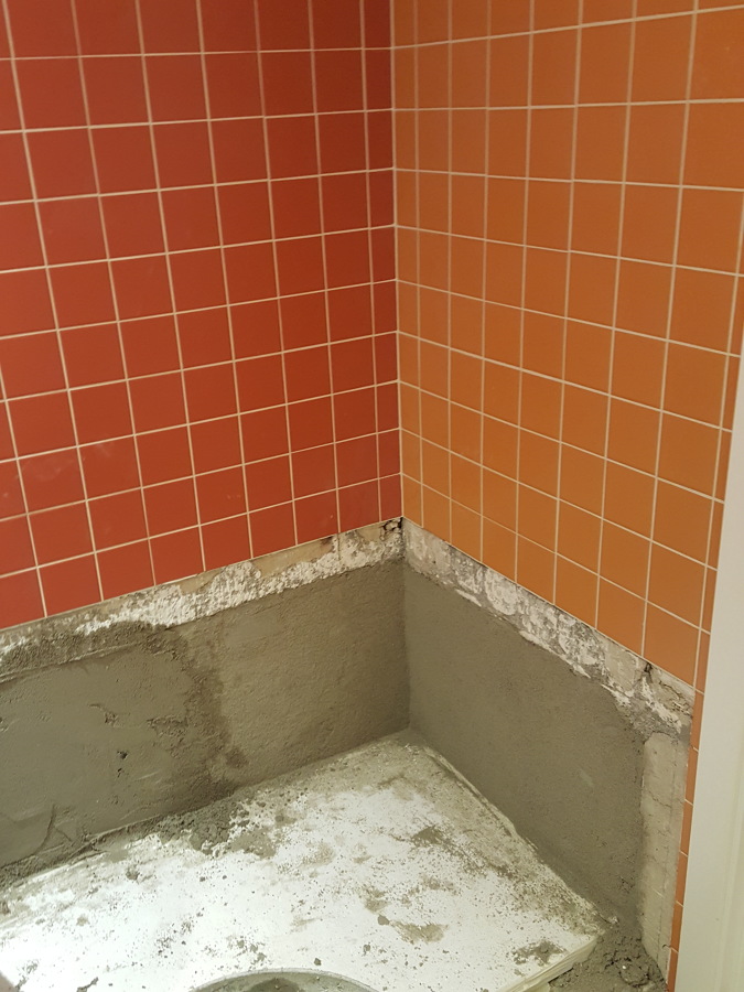 Acondicionando la zona de embaldosado.